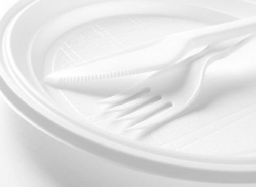 爱尔兰再出重拳 全面禁止一次性塑料餐具与吸管，塑杯亦在列